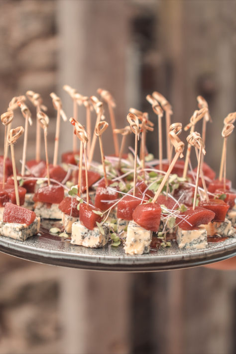 Canape Wedding, Canapes Wedding, Wedding Canapés, Wedding Canapes, Wedding Food Catering, Wedding Buffet Food, Sharing Platters, Buffet Style, Styling A Buffet