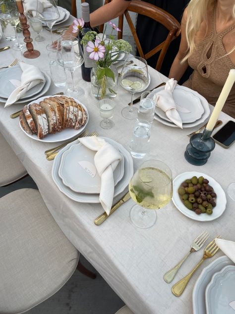 Neutral Dinner Party, Neutral Wedding Inspiration, Tuscan Wedding, Organic Wedding, Neutral Wedding, Italian Wedding, Al Fresco Dining, Here Comes The Bride, Weeding