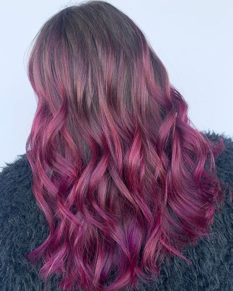 Gorgeous berry colored curls by @chelseabrebeauty - try our Cranbaby + Smokey Mauve for a similar look! #lunartides #berryhair #cranbaby Berry Colored Hair, Hairstick Hairstyles, Purple Hair Streaks, Mauve Hair, Berry Hair, Purple Brown Hair, Androgynous Hair, Plum Hair, Dark Brunette Hair