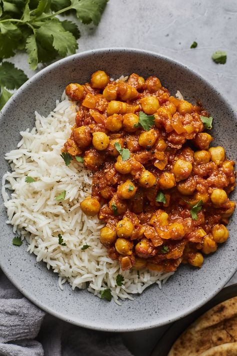 Healthy Eating Indian, Veggie Masala, Indian Food Healthy, Healthy Indian Food, Food Arabic, Indian Food Catering, Chana Masala Recipe, Healthy Indian Recipes, Spiced Chickpeas