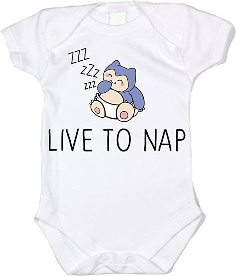 Pokemon Baby Clothes, Alternative Baby Clothes, Baby Jedi, Baby Pokemon, Pokemon Snorlax, Nerdy Baby, Baby Boy Themes, Pokemon Clothes, Cricut Baby