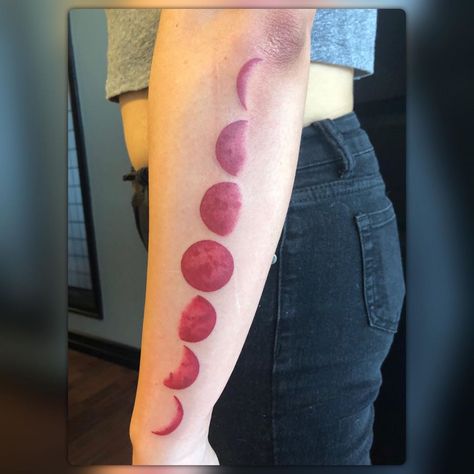 Red Moon Phases Tattoo, Red Full Moon Tattoo, Red Moon Tattoo Designs, Luna Roja Tattoo, Moon Eclipse Tattoo, Lunar Eclipse Tattoo, Blood Moon Tattoo, Red Moon Tattoo, Moon Phase Tattoo