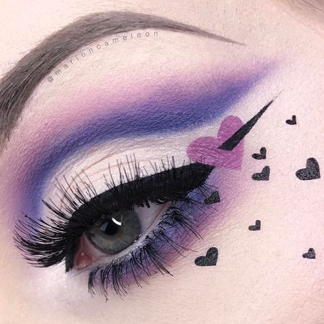 4,738 Likes, 41 Comments - Marion Moretti | Makeup Artist (@marioncameleon) on Instagram: “SAINT  VALENTIN __________ BROWS : @anastasiabeverlyhills Dip Brow pomade in Taupe @nyxcosmetics…” Goth Palette, Makeup Kawaii, Pastel Goth Makeup, Fantasy Make-up, Make Up Designs, Dip Brow, Brow Mascara, Make Up Videos, Valentines Makeup