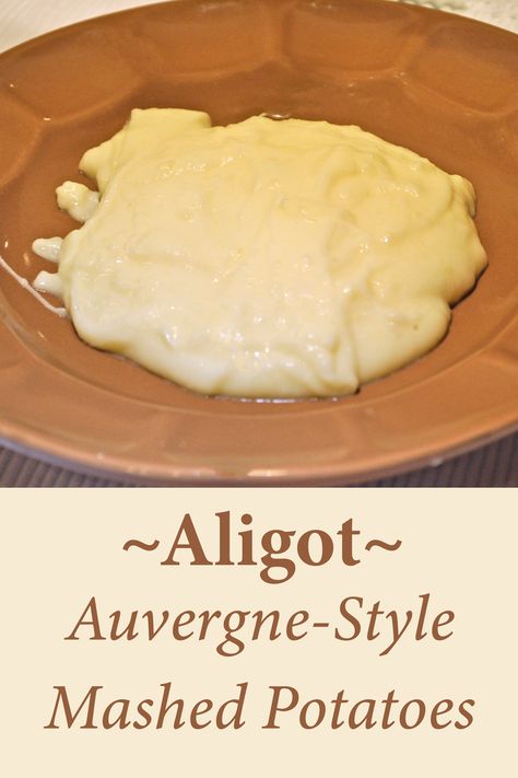 Aligot, cheesy mashed potatoes Aligot Potatoes, Easy Dinner Sides, Kensington Market, Fluffy Mashed Potatoes, Easy Dinner Casseroles, Potato Cheese, Cheese Potatoes, Dinner Sides, Polenta