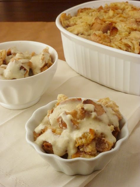 Apple Pie Bread Pudding Bread Pudding Recipe Old Fashion, Apple Pie Bread Pudding, Dessert Souffle, Recipes Pudding, Apple Bread Pudding Recipe, Apple Bread Pudding, Apple Pie Bread, Bread Pudding With Apples, Cheesecake Oreo