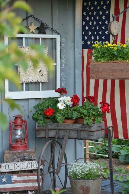 Patriotic Porches to Inspire Your Own Exterior | Start at Home Decor Country Porch, Farmhouse Front Porches, Summer Porch, Farmhouse Porch, Diy Outdoor Decor, Americana Decor, House With Porch, Front Porch Decorating, 4th Of July Decorations