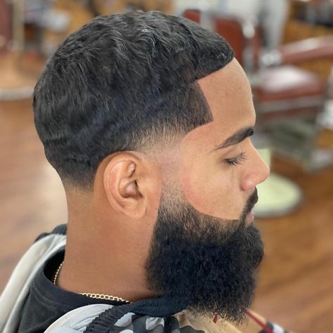 Black Man Haircut Fade, 360 Waves Hair, New Beard Style, Waves Hairstyle Men, Black Men Beard Styles, Popular Mens Haircuts, Types Of Waves, Black Hair Cuts, Waves Haircut