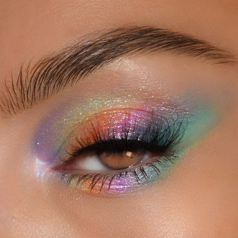 Aqua Eyeshadow, The Winx Club, Rainbow Eye Makeup, Rainbow Eyeshadow, Pride Makeup, Graphic Makeup, Rainbow Makeup, Magical Fairy, Fairy Makeup