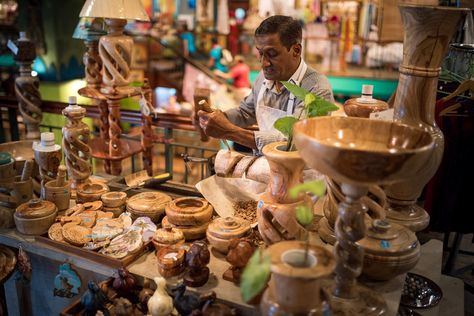 Mauritius - working for tourists | by Rafael Zenon Wagner India Places, India Travel Guide, Street Shopping, Craft Market, Shop Till You Drop, Craft Markets, By The Ocean, Tourist Places, South India