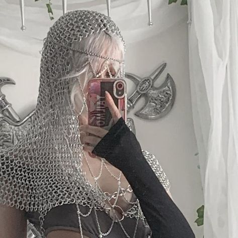 Styrling on Instagram: "Chainmail maiden ⚔️ crown made by @miscreations_us 🌀🌀🌀 If you want to support my work or see more photos of this look check out the link in my bio!" Silver Fairy Costume, Chain Mail Outfit, Chainmail Aesthetic, Chainmail Tutorial, Chainmail Fashion, Chainmail Patterns Tutorials, Chainmail Outfit, Chainmail Accessories, Diy Chainmail