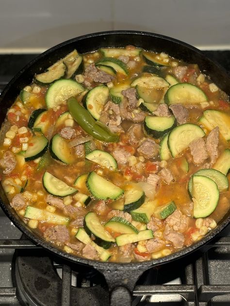 Calabacita Y Elote Con Carne De Puerco - Easy DIY Recipes Mexican Calabacitas Recipe, Calabaza Recipe, Calabacitas Recipe, Mexican Stew, Mexican Pork, Fluffy Rice, Pork Recipes Easy, Slow Cooked Chicken, Pork Meat