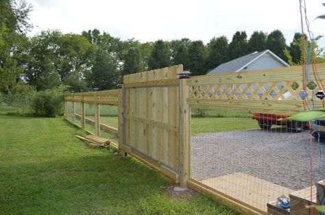 fancy fence, fences Mcm Patio, Yard Fencing, Fancy Fence, Outdoor Improvements, Picket Fence Panels, Garden Fences, Diy Garden Fence, Pallet Fence, Garden Fun