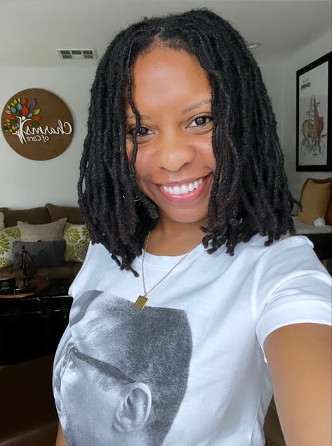 Fake Dreads Black Women, Black Women Dreadlocks, Dreads Black Women, Traditional Locs, Loc Goddess, Fake Dreads, Short Locs, Micro Locs, Loc Hairstyles