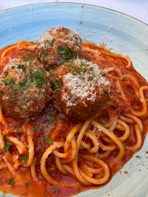 Meatballs And Spaghetti, Meatballs Pasta, Pasta Spaghetti, Food Babe, Food Therapy, Healthy Food Motivation, Spaghetti Recipes, Food Goals, Green Juice