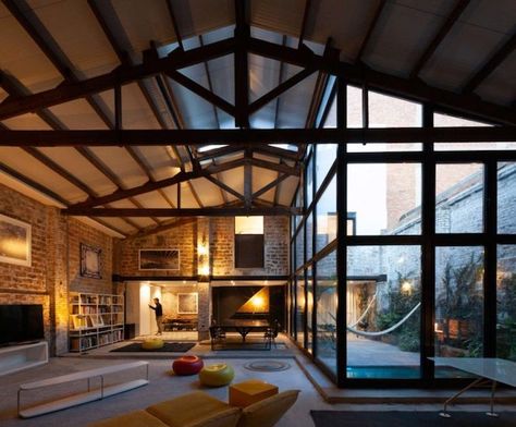 Un espectacular loft industrial rehabilitado de un antiguo teatro en Barcelona. Theatre Building, Live Work Space, Small Hall, Loft Industrial, Loft Interiors, Architectural Designs, Design Milk, Contemporary Living, House Designs