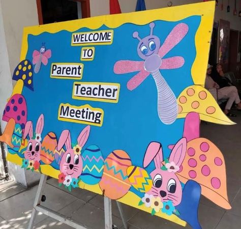 Parents Teacher Meeting Decoration Ideas, Play School Decor Ideas, Report Card Decoration Ideas, Chart Decoration Ideas, Ptm Board Decoration Ideas School, Creative Display Boards For School, Ptm Board Decoration, Softboard Ideas, Board Decoration Ideas