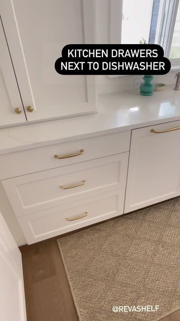 Toni Roberts, Design Dazzle on Instagram: "I’m sharing specifically why I planned these three drawers next to the dishwasher. Link to wood cutlery organizer trays https://amzn.to/3P7ImZJ #KitchenDesign #KitchenHacks #Revashelf #Kitchenzones #KitchenDrawers #KitchenCutleryDrawer #Kitchenplates #KitchenInspiration #KitchensOfInstagram #newbuildmusthaves #NewBuildJourney #NewBuildKitchen #WhiteKitchen #kitchenmusthaves" Kitchen Cabinets All Drawers, Drawers Vs Cabinets In Kitchen, What To Store In Kitchen Drawers, Kitchen Cabinet Drawer Organization, Dishes Drawer, Plates In Drawers, Drawers In Kitchen, Kitchen Drawer Organization Ideas, Dish Drawers