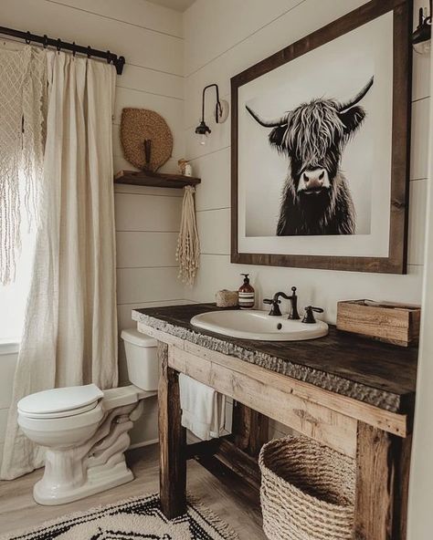 Modern Western Bathroom, Cow Bathroom Decor Ideas, Boho Western Bathroom, Western Boho Bathroom, Cowboy Bathroom, Guest House Bathroom, Western Bathrooms, Western Bathroom Decor, Western Bathroom