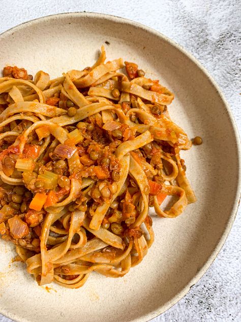 Pasta With Lemon Sauce, Lentil Ragu, Basil Pesto Pasta, Lentil Bolognese, Vegan Bolognese, Canned Lentils, Vegetarian Italian, Lentil Pasta, Bolognese Recipe