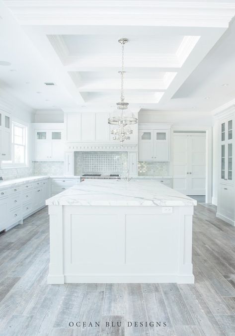 REPIN! 5 Best Kitchen Designs by Oceanbludesigns.com - Great Kitchen Design Ideas for your home! Countertops Materials, Light Grey Wood Floors, Porcelain Tiles Kitchen, Grey Wood Tile, Cocina Shabby Chic, Grey Kitchen Floor, Grey Wood Floors, Gray And White Kitchen, New Kitchen Designs