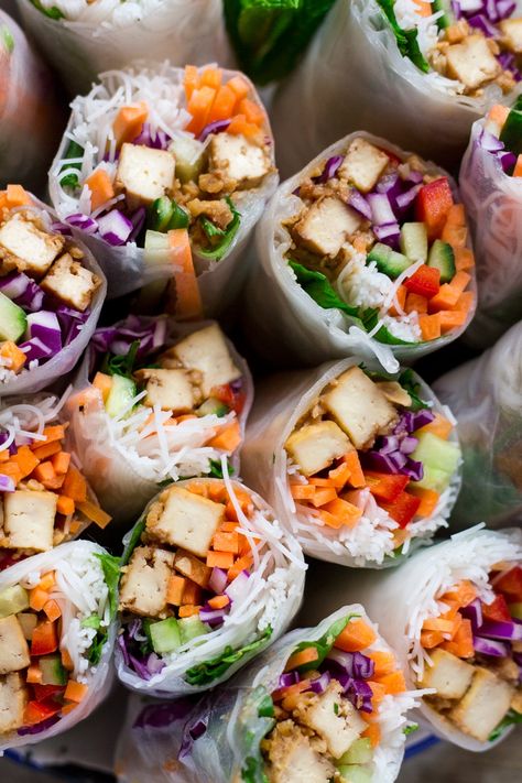 Rice Paper Rolls Recipes, Tofu Rice, Fraiche Living, Lazy Cat Kitchen, Salad Rolls, Rice Paper Rolls, Savory Vegan, Summer Salad, Peanut Sauce