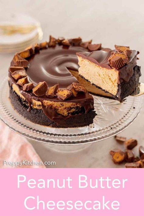 Unique Cheesecake Recipes, Peanut Butter Cheesecake Recipes, Chocolate Peanut Butter Cheesecake, Cheesecake Recipes Classic, Peanut Butter Cheesecake, Peanut Butter Desserts, Cheesecake Filling, Chocolate Sandwich, Chocolate Sandwich Cookies