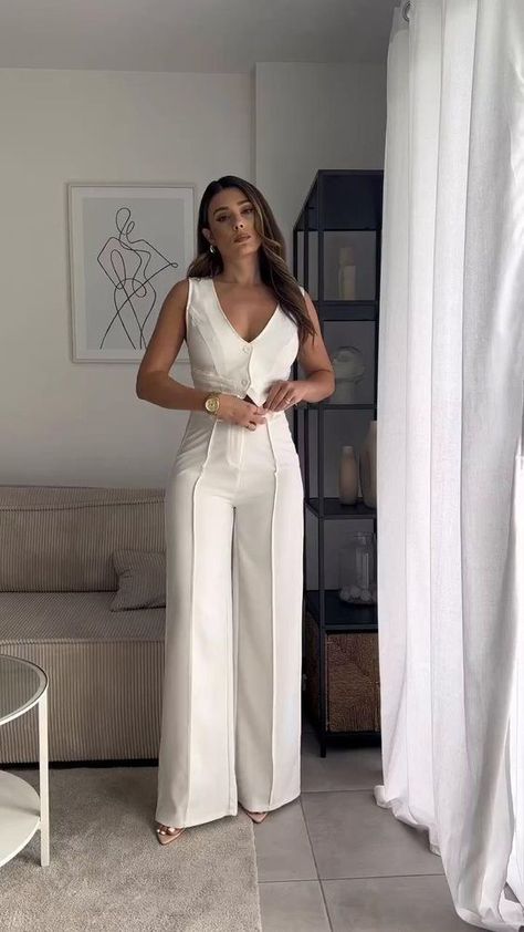 Wide Leg Outfit, Wide Leg Jeans Outfit, Wide Leg Pants Outfits, Elegant Outfit Classy, Corporate Outfits, Pantalon Large, Formal Outfit, Professional Outfits, Casual Summer Dresses