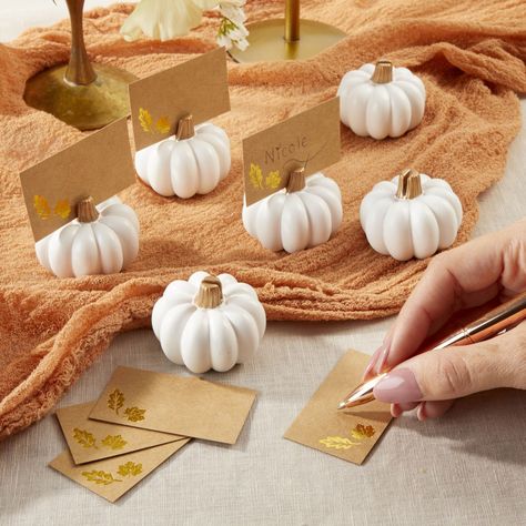 Pumpkin Favors, Friendsgiving Decorations, Diy Place Cards, Place Setting Cards, Place Card Holders Wedding, Pumpkin Wedding, Place Card Holder, Gold Pumpkins, Rustic Pumpkin