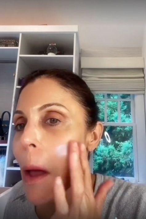 The queen of 60-second beauty reviews, Bethenny Frankel, has taken to TikTok again, and this time, she’s giving a thumbs-up to a new retinol she just added to her routine. Bethenny Frankel, Retinol Cream, Celebrity Beauty, Skin Routine, Tiktok Video, Beauty Review, Retinol, The Queen, Favorite Celebrities