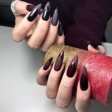 Matte Nails Design Black, Witchy Nails, Romantic Nails, Goth Nails, Minimal Nails, Manicure Ideas, Dark Nails, Get Nails, Oval Nails