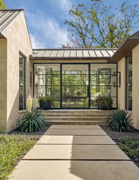 Sandstone Home Exterior, Modern Ranch House, Hill Country Homes, Modern Ranch, Ranch Style Home, Dream House Exterior, Modern Exterior, Canterbury, Ranch House