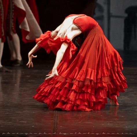 Spanish Dance of Mercedes from `Don Quixote` Photographer Nick Krauser Spanish Dance, Types Of Dancing, Russian Ballet, Mexican Outfit, Flamenco Dancers, Dance Movement, Shall We Dance, Don Quixote, Ballet Beautiful