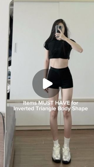 D I E U   L I N H🌷 on Instagram: "Items MUST HAVE for INVERTED TRIANGLE BODY SHAPE #invertedtriangle #tips #outfitinspiration #ootd #fashion #style #outfitoftheday #phoidodep" Outfit Ideas For Inverted Triangle Shape, Inverted Triangle Outfits Ideas, Inverted Triangle Outfits Aesthetic, Triangle Outfits, Inverted Triangle Body Shape Outfits, Triangle Body Shape Outfits, Inverted Triangle Outfits, Inverted Triangle Body Shape, Triangle Body Shape