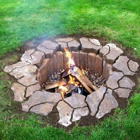 Customize Your Outdoor Spaces – 33 DIY Fire Pit Ideas Diy Fire Pit, Have Inspiration, Backyard Fun, Firepit, Outdoor Fire, Outdoor Fire Pit, Lawn And Garden, Outdoor Projects, Dream Garden