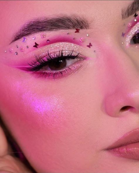 Pink Concert Makeup Ideas, Pink Face Makeup Halloween, Pink Goddess Makeup, Pink Elf Makeup, Pink Fairy Eye Makeup, Pink Pony Club Makeup, Pink Glitter Eyeshadow Looks, Pink Fairy Makeup Looks, Fairy Makeup Pink