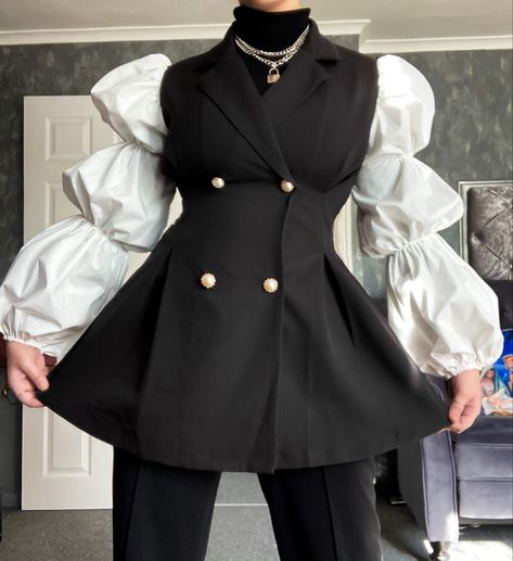 Black And White Old Money Outfits, New Romantics Fashion, Blood River, Puff Sleeve Blazer, Duchess Swan, Prep Outfits, Concert Outfit Inspo, Wizard School, Winter Ootd