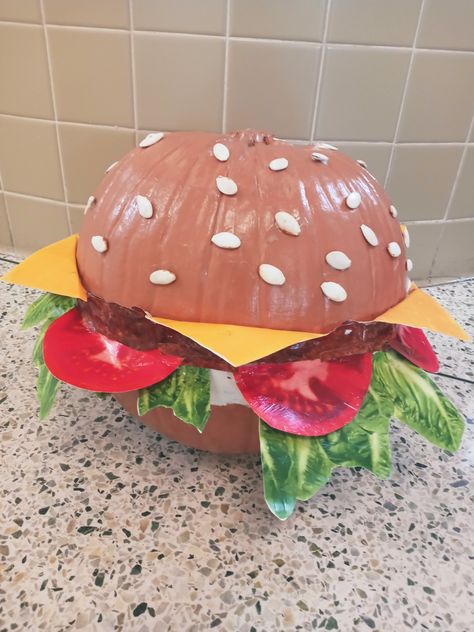 Burger Pumpkin Decorating, Cheeseburger Pumpkin, Burger Pumpkin, Pumpkin Burger, No Carve Pumpkin, Creative Pumpkin Painting, Creative Pumpkin Decorating, No Carve Pumpkin Decorating, Mom Ideas