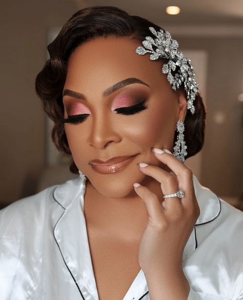 Color Wedding Makeup Inspo Brides, Dark Skin Wedding Makeup, Wedding Makeup For Brown Skin, Black Bride Makeup Wedding, Bridal Makeup Dark Skin, Bold Wedding Makeup, Bridal Makeup For Dark Skin, Make Up Glam, Dramatic Bridal Makeup