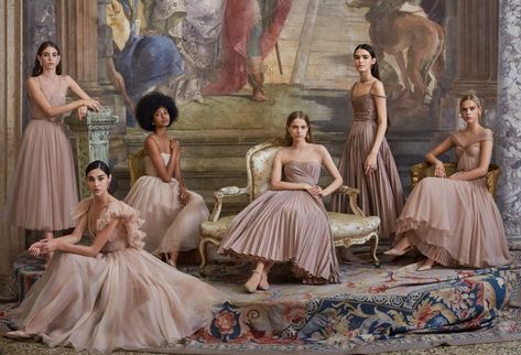 Photo: Ilaria Orsini / Courtesy of Dior Victoire De Castellane, Dior Dresses, Exclusive Gowns, Dior Dress, Dior Jewelry, Maria Grazia, Ballet Dancers, High Jewelry, Cut And Color