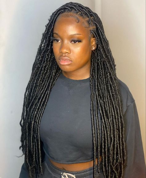 Soft Locs Hairstyles With Color, Hairstyles With Soft Locs, Locs Hairstyles With Color, Fake Locs, Hairstyles With Color, Soft Locs Hairstyles, Long Locs, Fake Dreads, Soft Locs