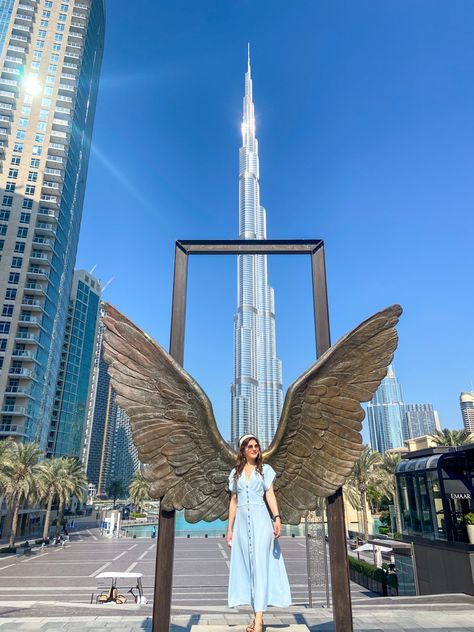 An amazing view of Burj Khalifa is definitely here Places In Dubai, Dubai Holidays, Dubai Vacation, Dubai Aesthetic, Fashion Usa, Dubai Hotel, Visit Dubai, Dubai City, Photography Beach