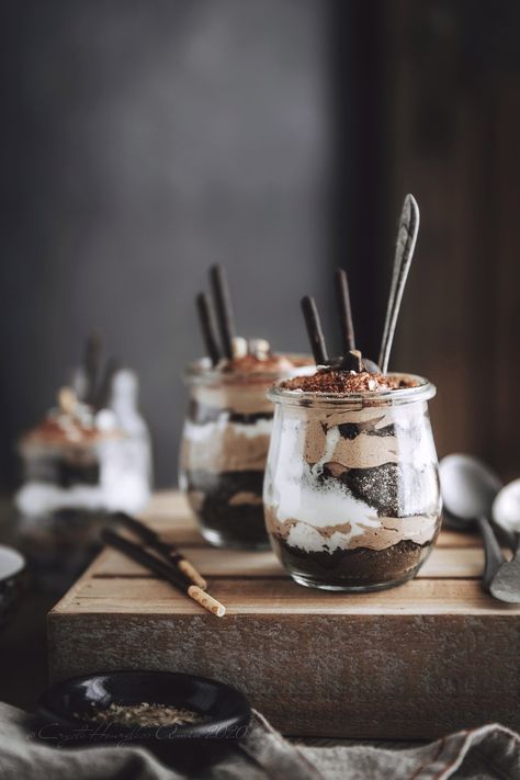 Pudding Photography, Desserts Photography, Food Photography Cake, Food Photography Dessert, Layered Dessert, Desserts In A Glass, Food Art Photography, Dessert In A Jar, Dessert Photography