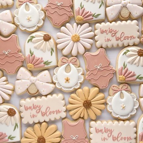 Baby In Bloom Decorated Cookies, Flower Baby Shower Cookies, Baby In Bloom Sugar Cookies, Wildflower Baby Shower Cookies, Baby In Bloom Cookies, Boho Cookies, Decorated Biscuits, November Baby Shower, Floral Cookies