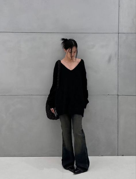 Acubi Club, Chinese Douyin, Korean Fashion Grunge, Y2k Acubi, Simple Streetwear, Acubi Fashion, Trendy Tiktok, Rockstar Girlfriend, Night Out Party