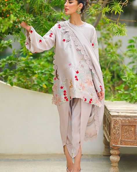 Tulip Shalwar, Plazo Set, Dupatta Style, Cotton Kurtis, Casual Suits, Resham Work, Machine Work, Designer Party Wear Dresses, Elegant Look