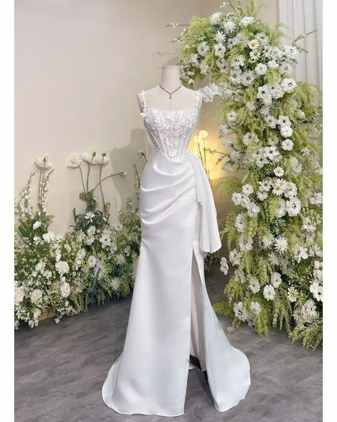 The wedding dress design, mermaid form with a thigh-high split, the chest is very meticulously attached. It will never let you down when you wear it in your wedding day ____ GEM Bridal | Wholesale Supplier Luxury Wedding Dress Custom-made Whatsapp: +84 961.145.0701 Worldwide Shipping Wedding Dress Design, Wife Material, Luxury Wedding Dress, Let You Down, Wedding Board, Gown Wedding Dress, Dress Design, Designer Wedding Dresses, Thigh High