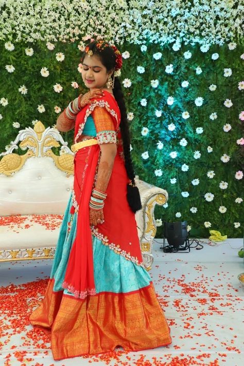 Saree Ceremony, Saree Function, Birthday Frocks, Bridesmaid Poses, Half Saree Function, Long Blouse Designs, Bride Photos Poses, Simple Lehenga