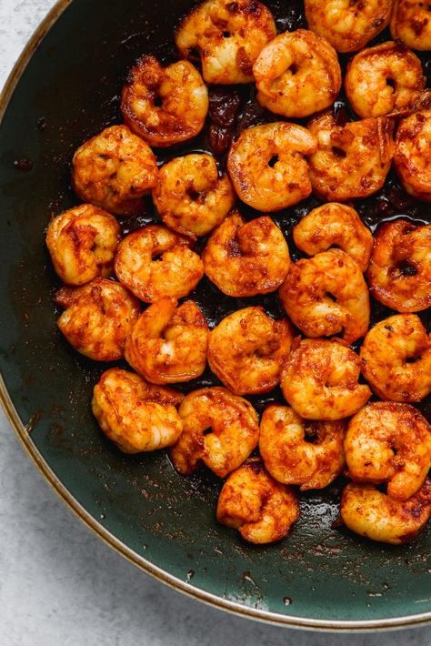 Best Way To Cook Shrimp, Shrimp On The Stove, Sauteed Garlic Shrimp, Walder Wellness, How To Cook Garlic, Ways To Cook Shrimp, Shrimp With Garlic, Black Pan, Buttered Shrimp Recipe