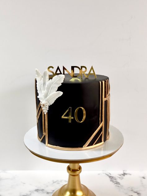 20s Theme Birthday Cake, Gatsby Style Cake, The Great Gatsby Cake Ideas, Great Gatsby 40th Birthday Cake, Gatsby Theme Cake, 1920s Birthday Cake Ideas, Great Gatsby Themed Cake, The Great Gatsby Cake, Great Gatsby 40th Birthday Party