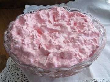 Cheese Salad Recipes, Cottage Cheese Salad, Jello Flavors, Fluff Desserts, Jello Desserts, Strawberry Jello, Jello Salad, Jello Recipes, New Fruit